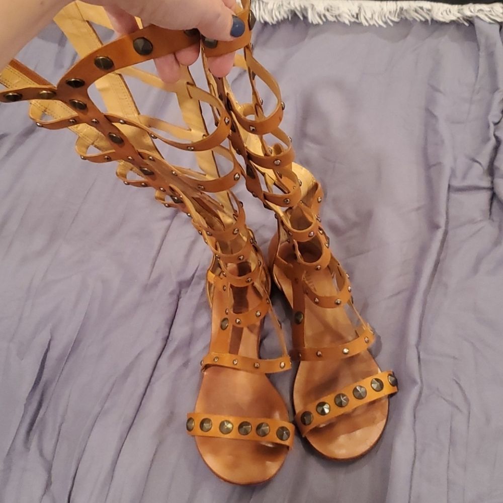 Super hot camel colored studded Schutz gladiators Size 7!